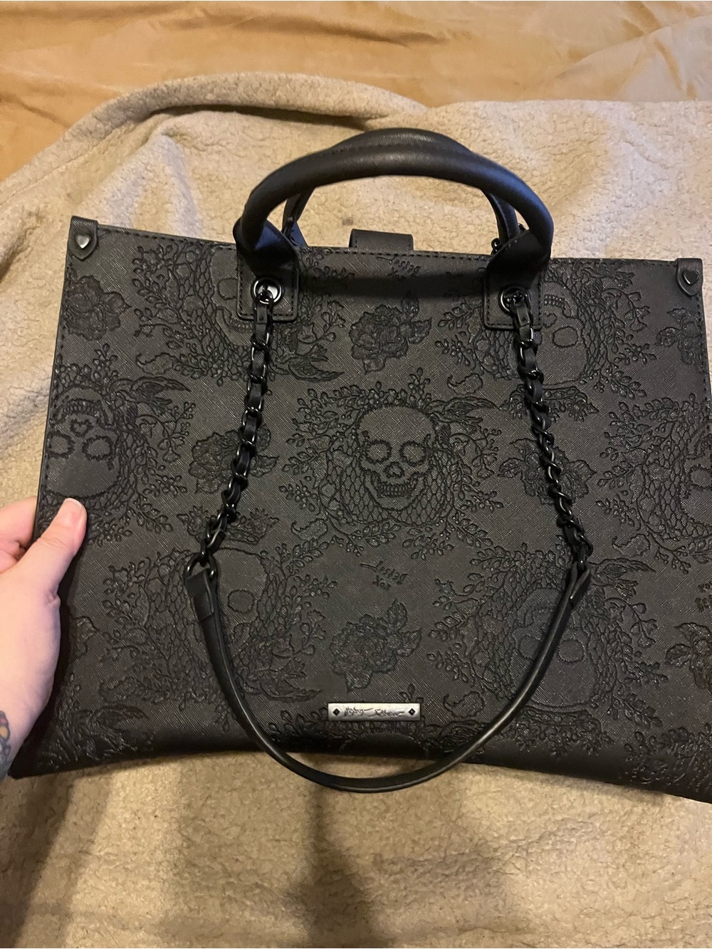 Betsey Johnson Black Embossed Skull Shoulder Bag with Chain Straps - Picture 3 of 6